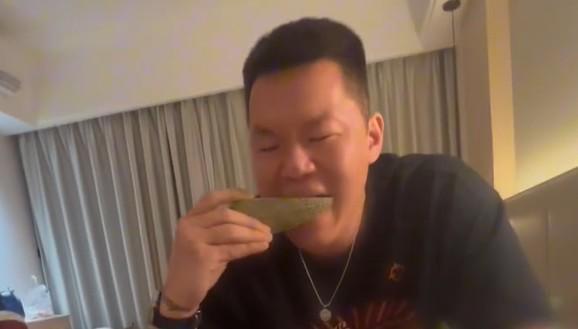 娱乐圈吃瓜吃得有点撑,吃瓜群众笑谈风云录
